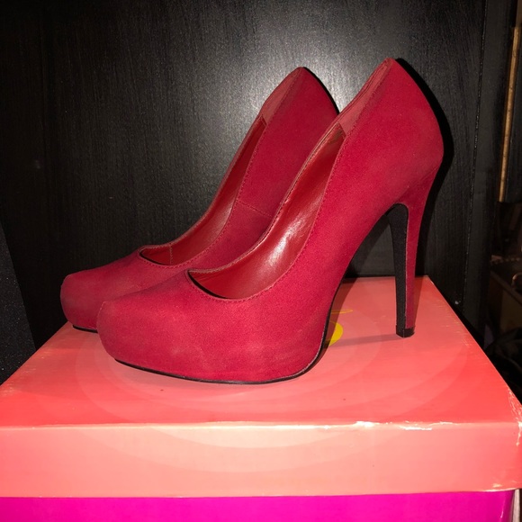 red delicious shoes